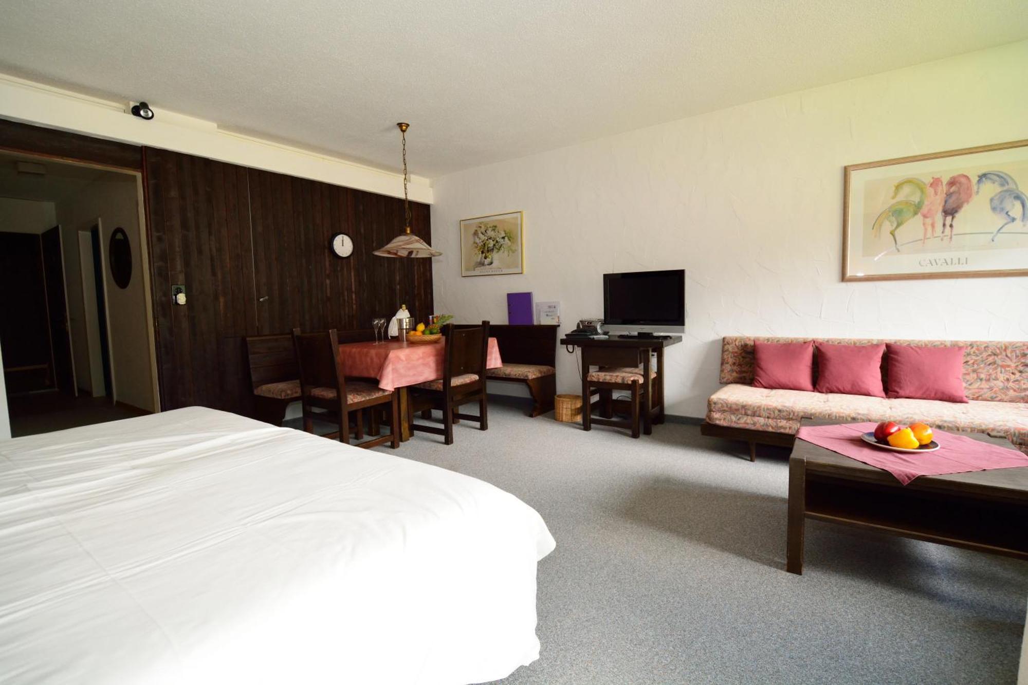 Ferienwohnungen Chesa Clois 24 Lenzerheide Ruang foto